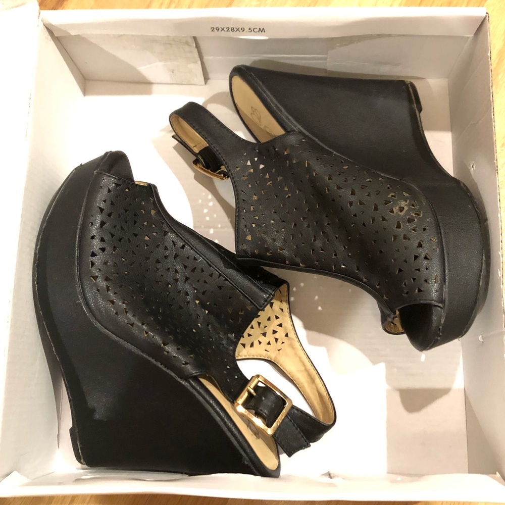 Black wedges, size 7.5